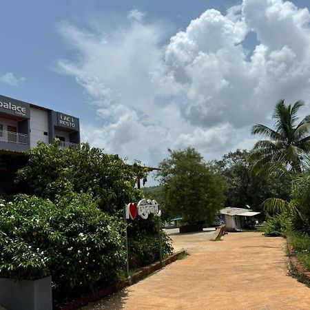 Hotel Shalini Palace Ratnāgiri Zewnętrze zdjęcie